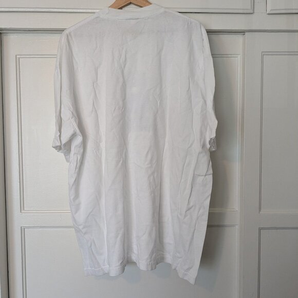 Unisex Lavender brand graphic t-shirt with character - Picture 2 of 4